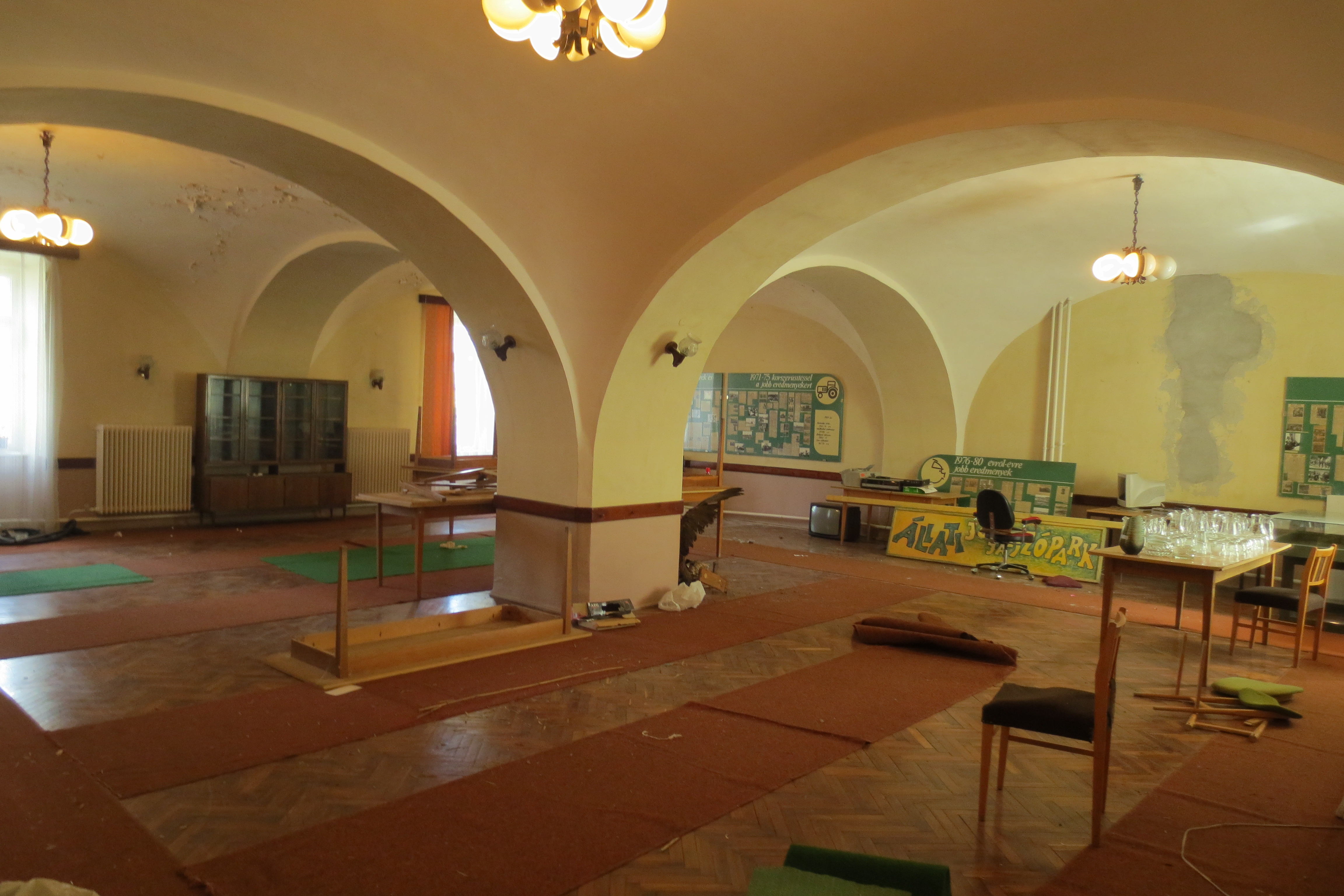 A Serház főépületének nagyterme