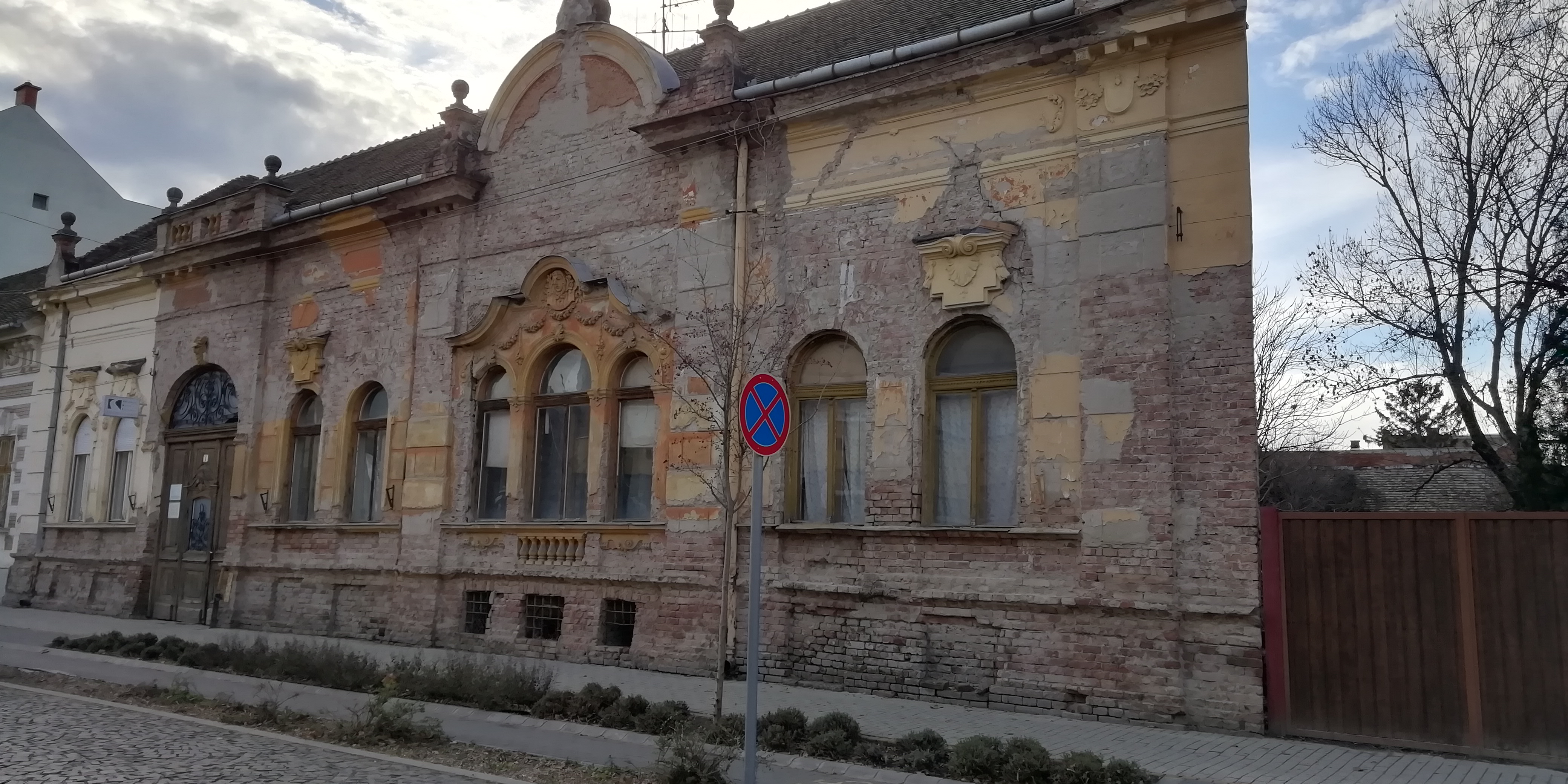 A Hódi Pál utca 5. utcai homlokzatának részlete a tervezés idején